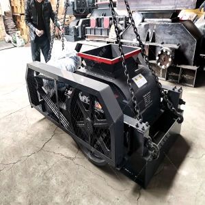 PC200x300不銹鋼錘式破碎機發貨圖片_發往河北唐山_粉碎化肥