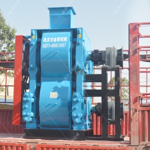 2PG1200x800移動(dòng)式對(duì)輥制砂機(jī)設(shè)備發(fā)貨圖片