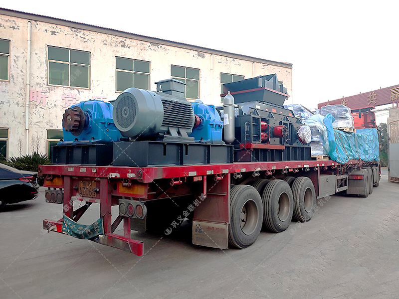 花崗巖液壓對(duì)輥破碎機(jī)多少錢？有沒有好的廠家推薦？