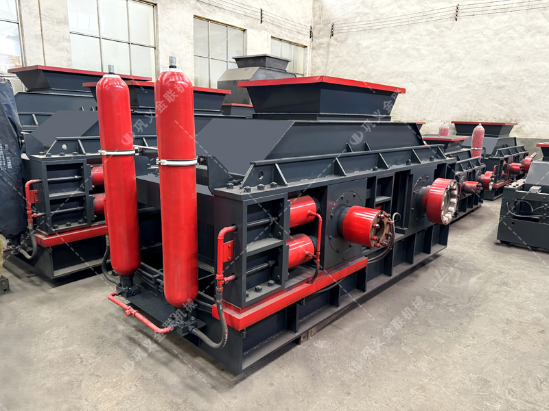 堅(jiān)硬VS濕粘，原料硬度大變臉？液壓對(duì)輥破碎機(jī)如何見招拆招？